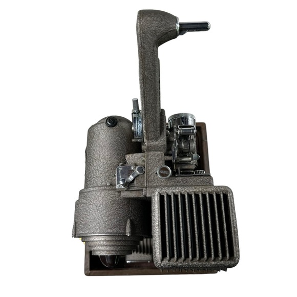 Revere Model 48 16mm Film Projector w/Original Hard Case & Cord - Picture 7 of 16